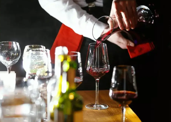 揭秘法国高尔夫红葡萄酒：品鉴法国进口红酒的独特魅力